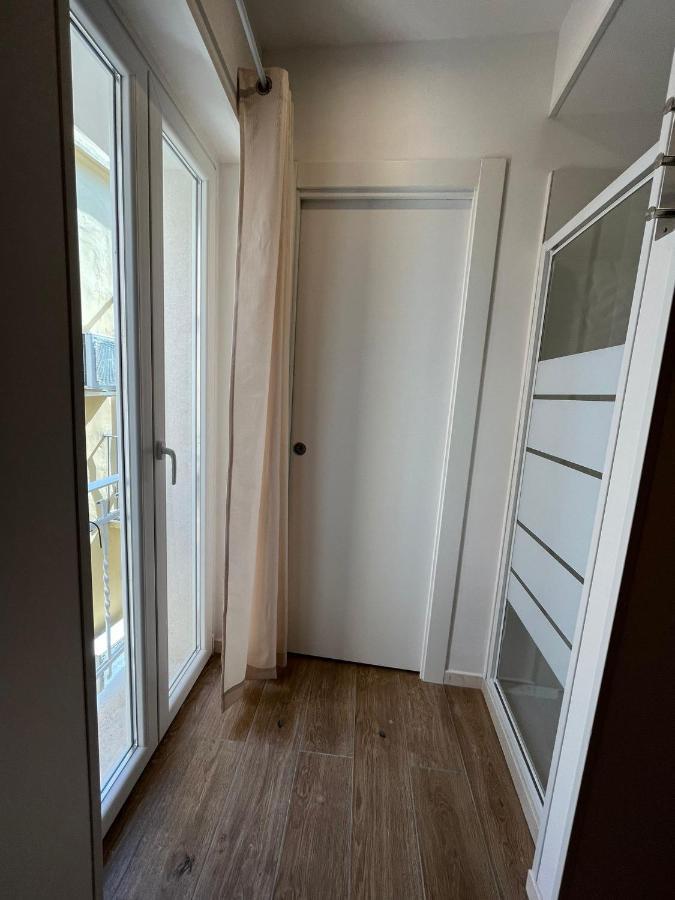 Aura B&B Бари Екстериор снимка
